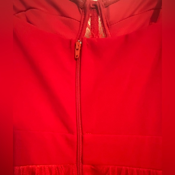 Red formal floor length dress perfect for Prom, bridesmaid or wedding guest! - Picture 5 of 6